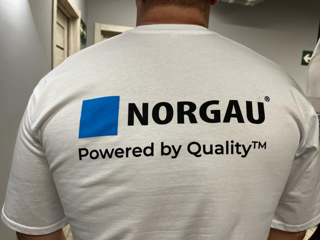 В честь 25-летнего юбилея компания «Norgau» заказала мерч для своих сотрудников