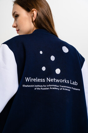 Бомбер с логотипом Wireless Networks Lab - фото 4 - превью