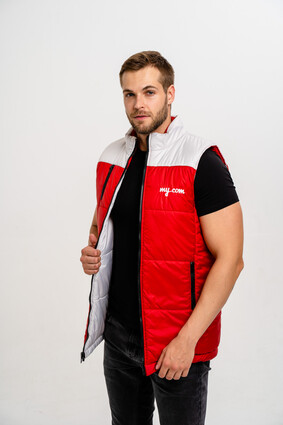 Жилет с логотипом my.com - фото 0 - превью