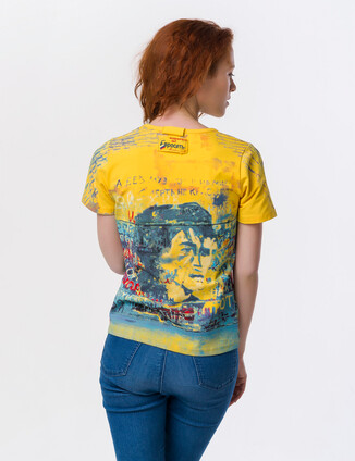 Желтая женская футболка - фото 1