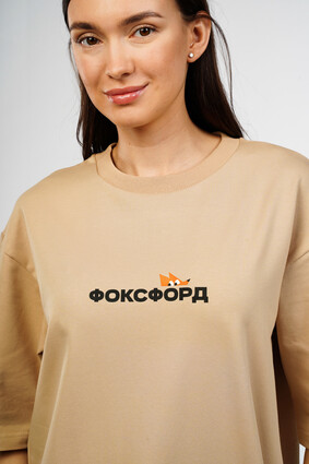 Футболка оверсайз бежевая с логотипом - фото 1 - превью