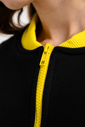 Толстовка черно-желтая на молнии - фото 3 - превью
