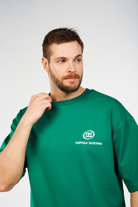 Футболка оверсайз зеленая брендированная - фото 1 - превью